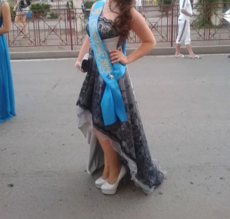 Платье вечернее с шлейфом