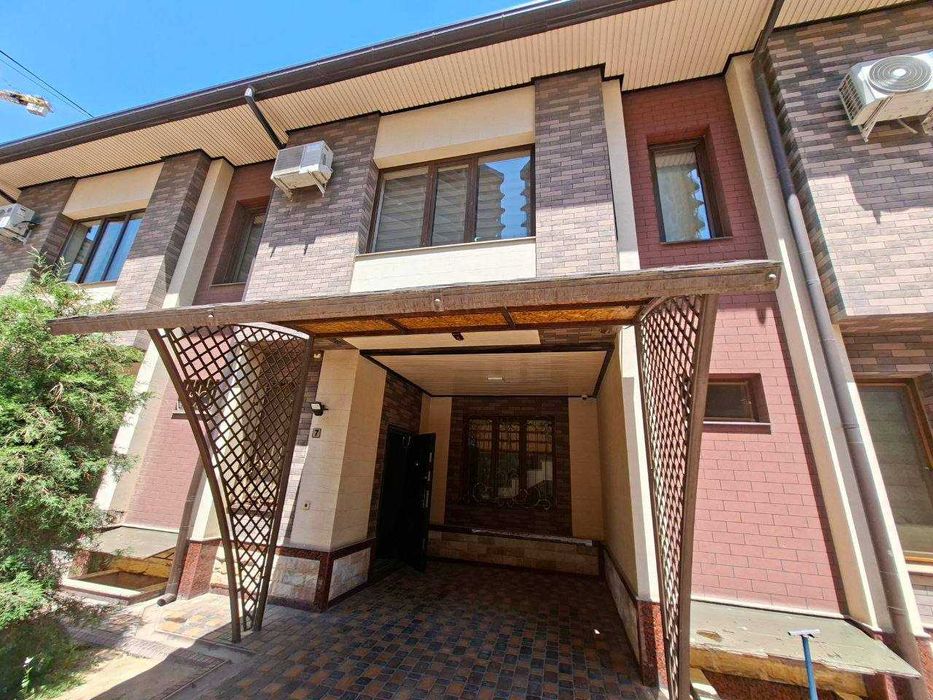 Продаётся 3-х уровневый ТАУН ХАУС,  Циалковский, 130м2.