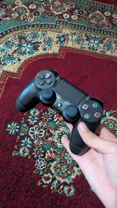 PlayStation 4 slim 1 tb