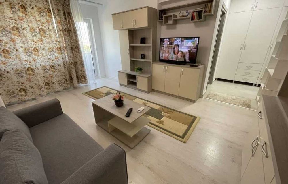 Дава се под наем Тристаен апартамент в Пловдив, Център - 83 кв.м за 285.6 € - Снимка #1