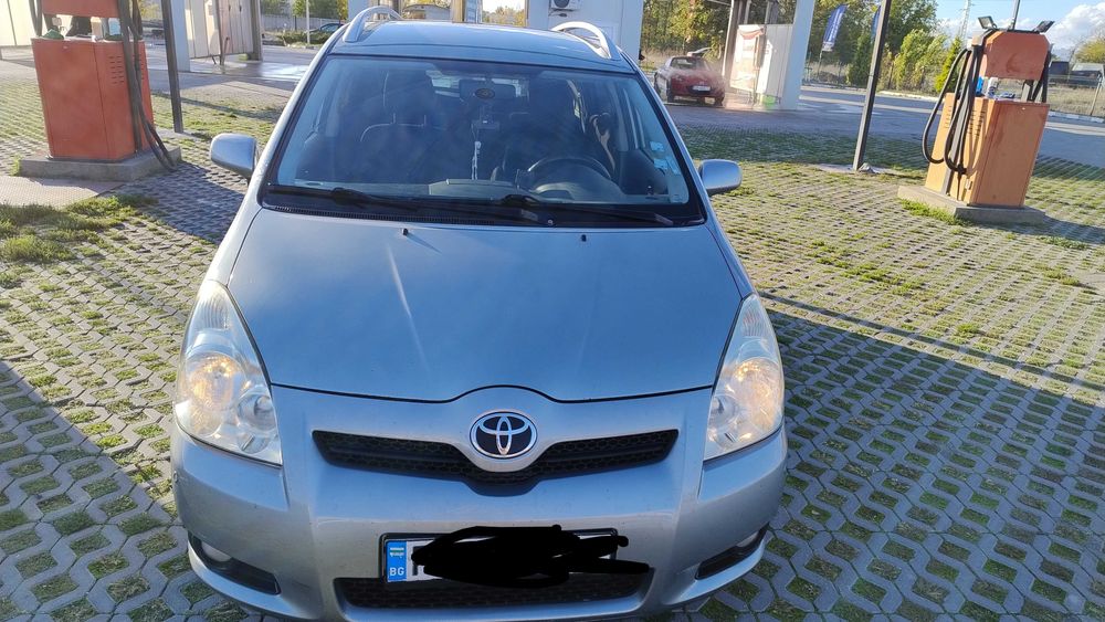 TOYOTA Corolla VERSO 7местна