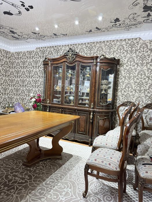 Сервант для гостинной срочно продам