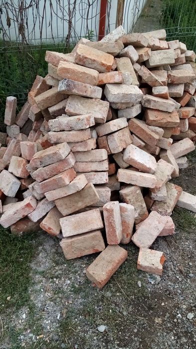 Vând cărămidă din demolari