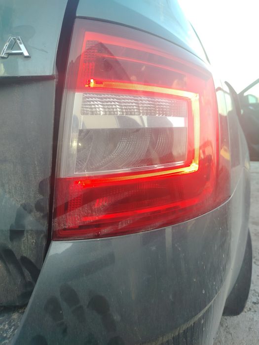 Far stânga  skoda octavia 3 facelift full  Led bixenon