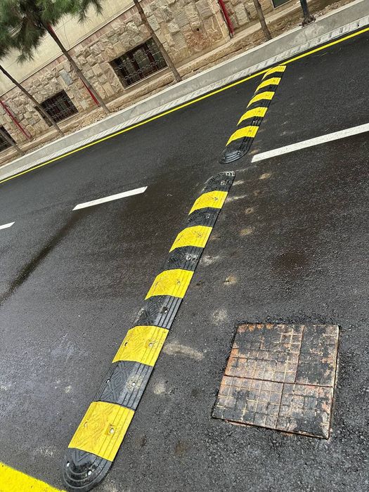 Lejayishiy poliseski
Qalinligi 5sm
Uzunligi 50sm ikkitasi 1metr
Nakan