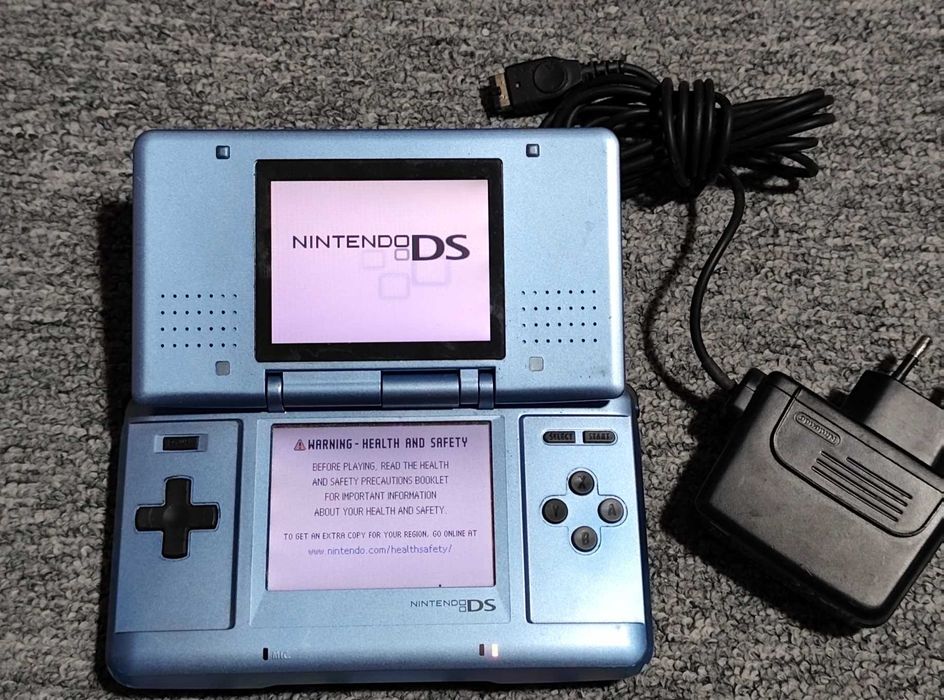 Nintendo DS + încărcător original