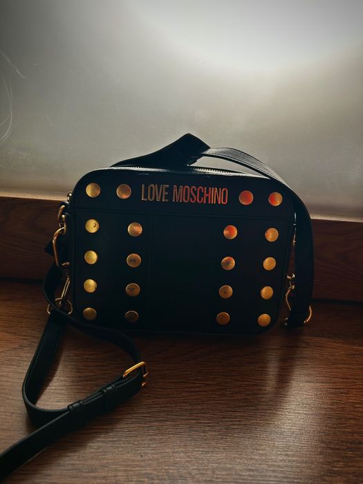 Оригинална чанта love moschino