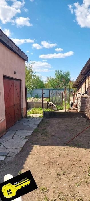 Casa solida, evreiasca , Sacuieni, gradina mare
