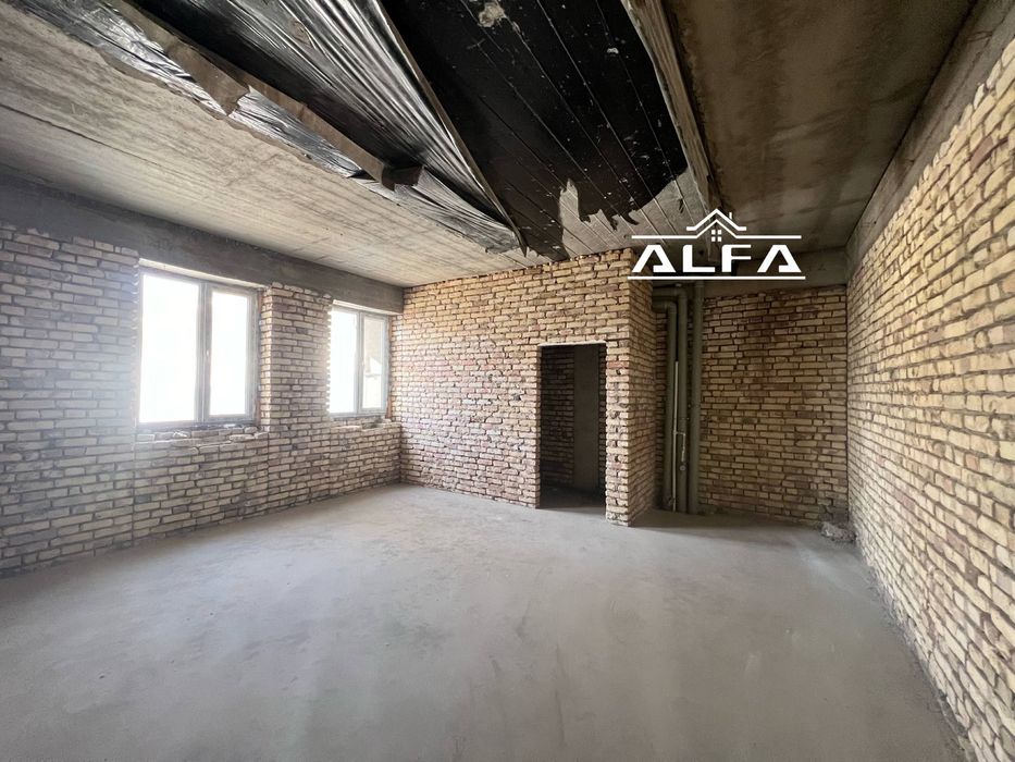 5 xonali 230m² 8-qavat