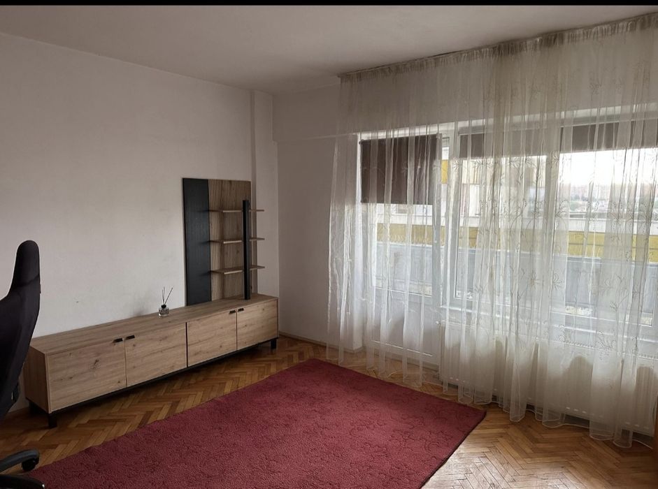 Închiriez apartament 1 camera ultracentral, etaj intermediar, langa .hotelul Grand.
