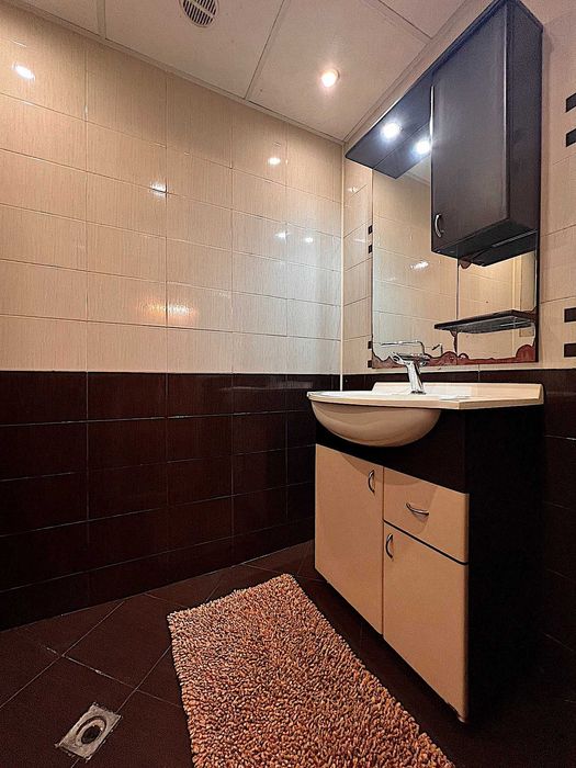 Продава се Тристаен апартамент в Враца, Център - 82 кв.м за 1487 €/кв.м - Снимка #8