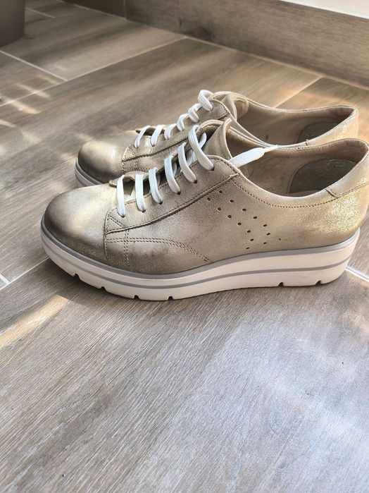 Papuci Benvenuti mărimea 37