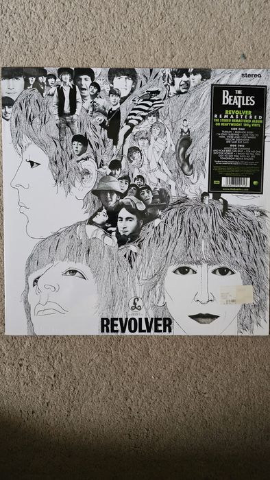 Продается виниловая пластинка THE BEATLES-REVOLVER, 1966 г.