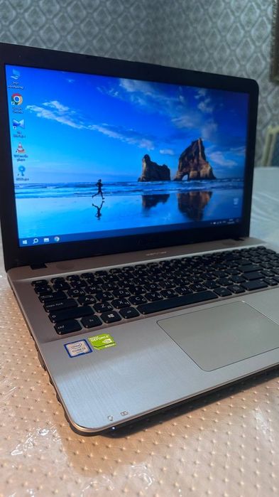 Ноутбук ASUS X541UV