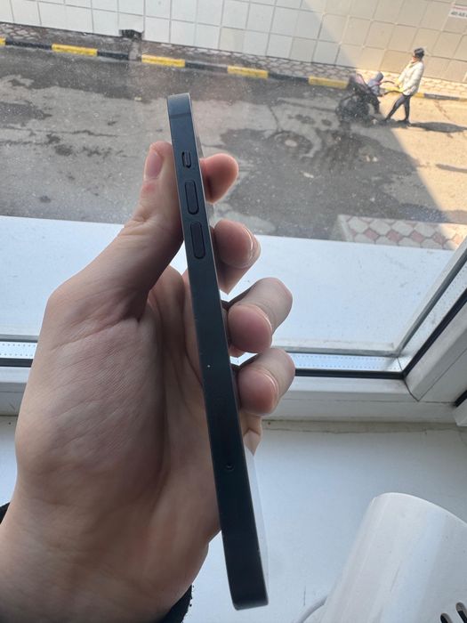 iPhone 13 128g black