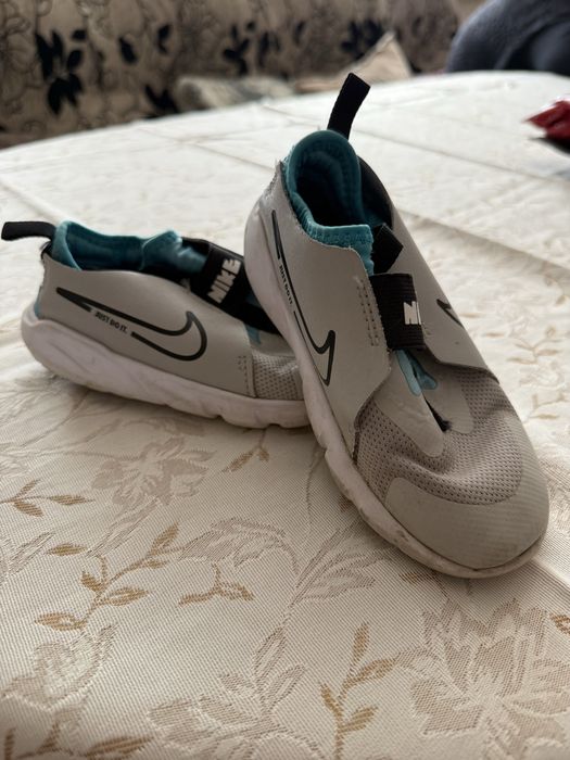 Лот Маратонки nike 28 номер - 3 чифта