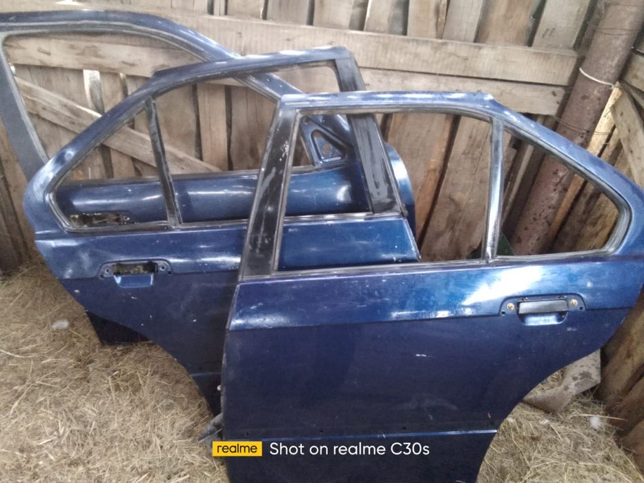 Продам двери срочно БМВ продам