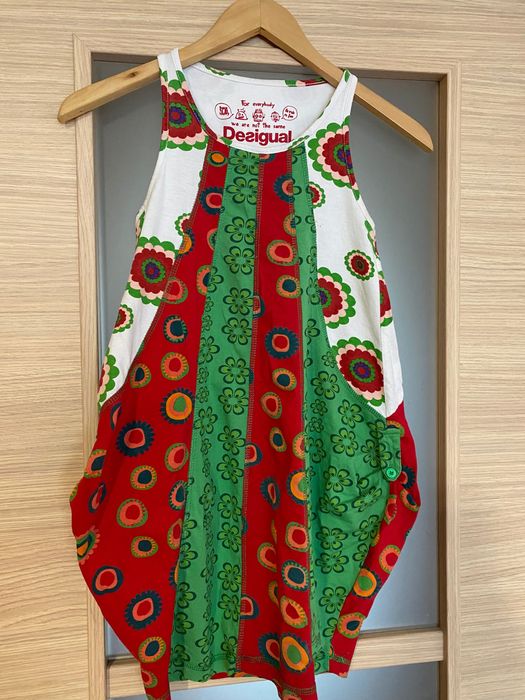 De vanzare Rochii Desigual, marime 32-36, pentru adolescente