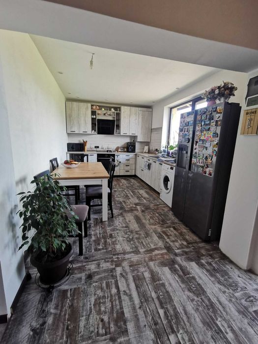 Casa de vânzare tip duplex