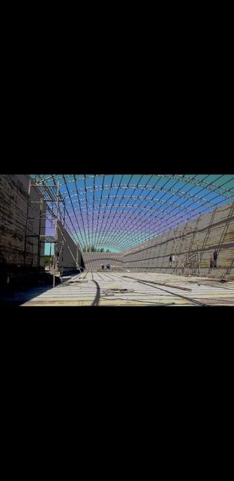 Mini stadion va barcha katta imorat kirishalari