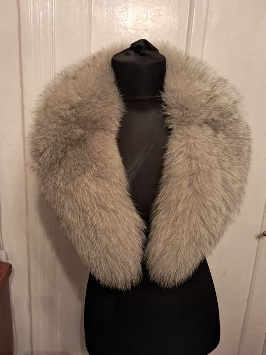 Atelier vinde gulere blana naturala de la