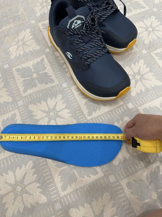 Продам кроссовки (46 размер)