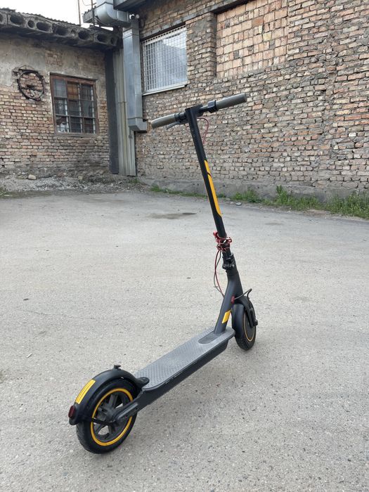 Продам электросамокат Xiaomi