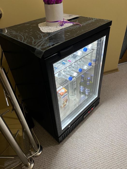 Vitrina minibar cu led