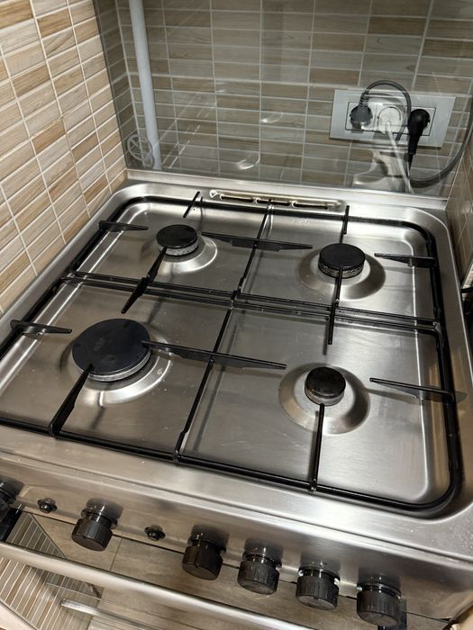 Vand Aragaz Hotpoint Ariston pe gaz