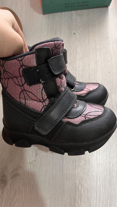 Продам обувь на девочку размер 17-21