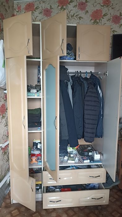 Продам   шифоньер.