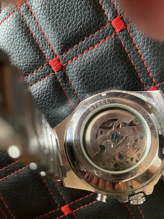 Продам часы на запчасти1500шт.