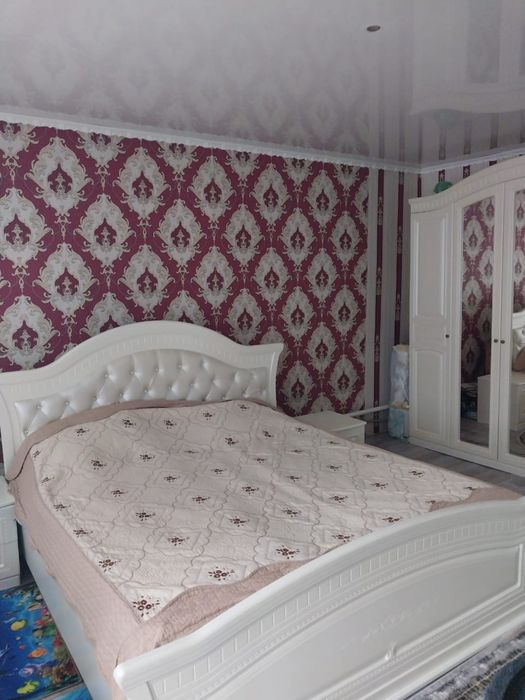 Продам спальный гарнитур