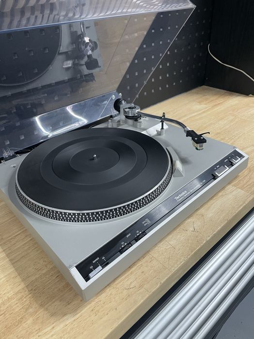Pckup technics sl 220 curea noua finctioneaza impecabil