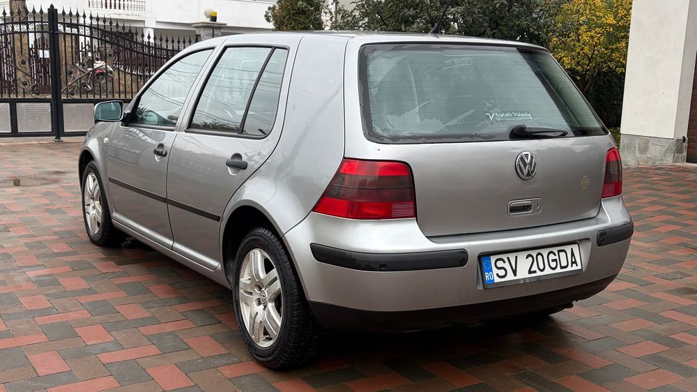 Volkswagen Golf 2002 diesel, 1.200 € — imagine 2