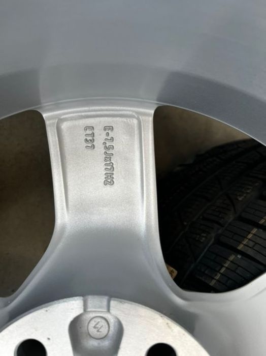 vand jante noi originale Audi A6,A4 pe 17” cu anvelope noi de iarnă