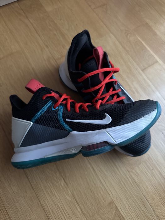 Nike Lebron Witness 4