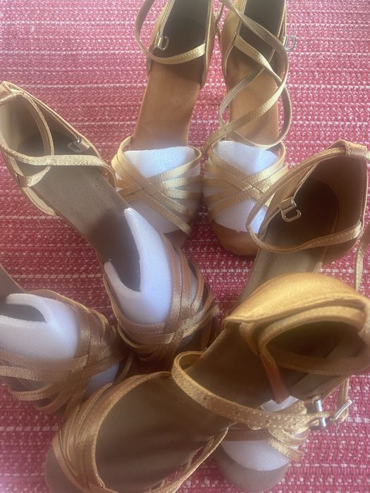 Обувки за спортни танци