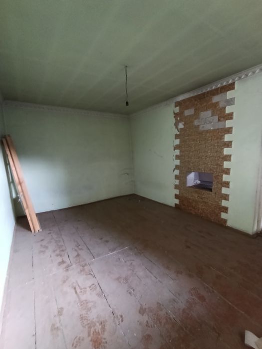 Nazarbekda 1.5 sotixlik, 3xonali uy sotiladi.