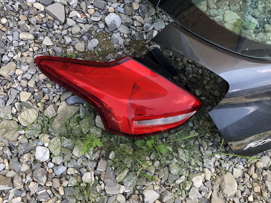 Haion,bara spate,stop stânga/dreapta Ford Focus 3 Facelift hatchback