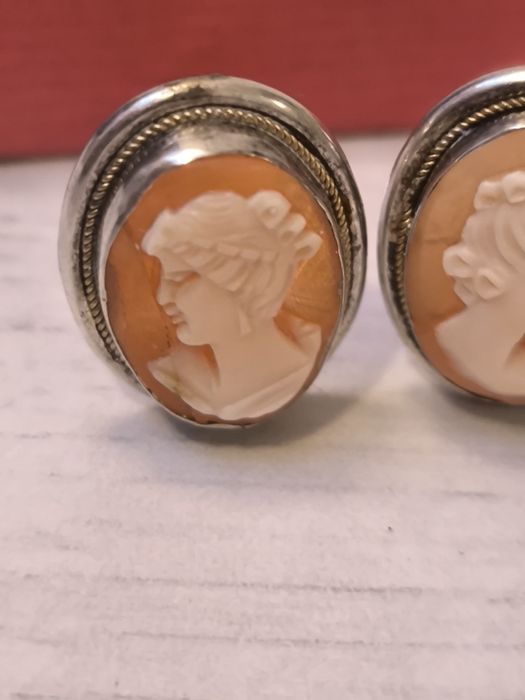 две  обеци за уши са с рамка от сребро 800 камея