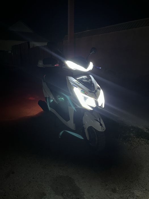 Мопед веном скутер