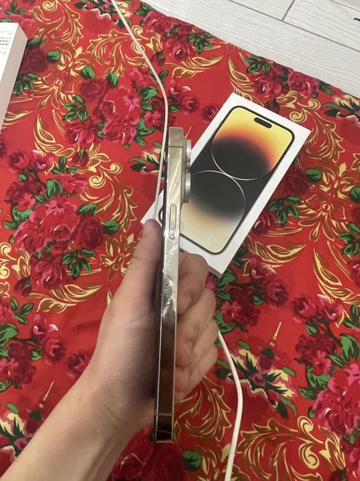 Продам айфон 14 про макс