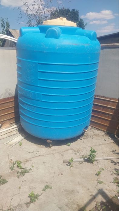 Продам бочку пластиковую
