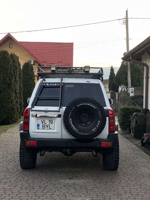 Nissan Patrol Y61 GU4 Off Road