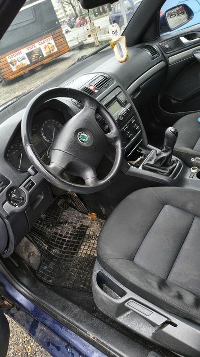 Vând Skoda Octavia 2