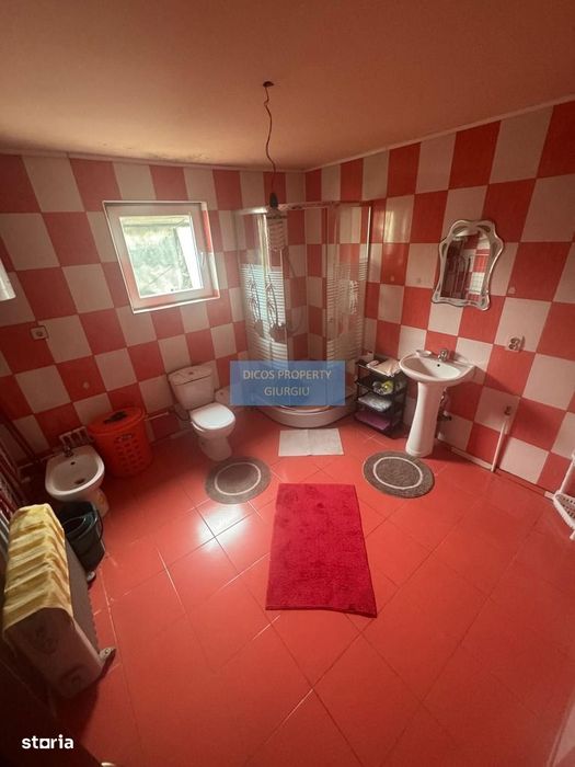 Casă de vânzare – Strada Mugurilor