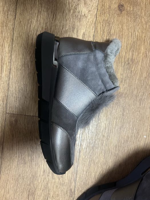 Продам кроссовки новые зимние