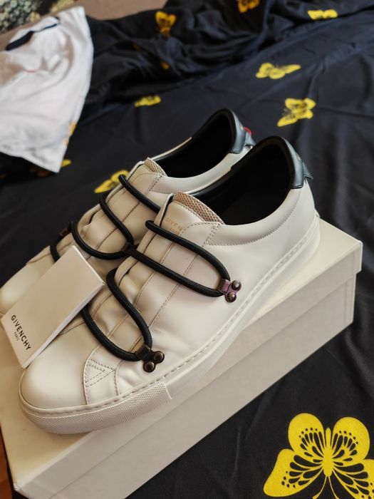 Vând adidași ghivenchy