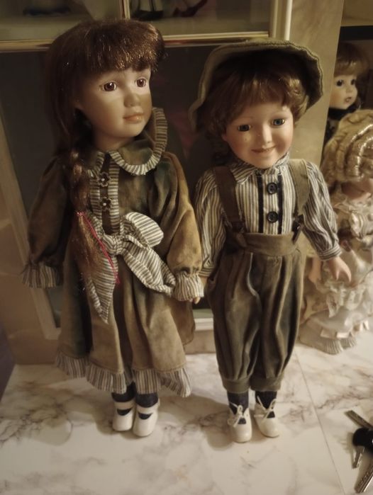 Păpuși de porțelan